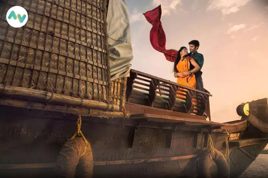 Kerala Honeymoon Package: 4 Nights of Romance in Munnar and Alleppey.